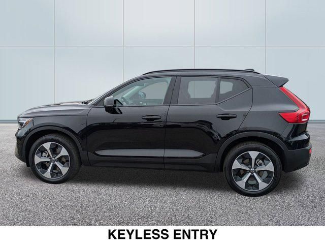 2024 Volvo XC40 Plus Dark Theme