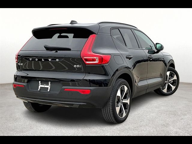 2024 Volvo XC40 Plus Dark Theme