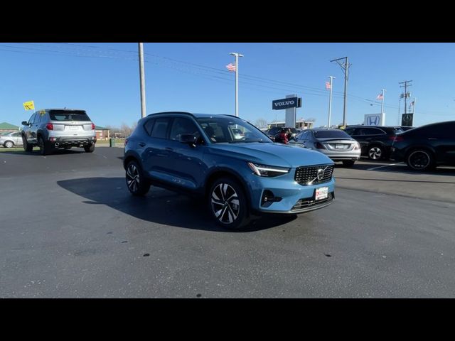 2024 Volvo XC40 Plus Dark Theme