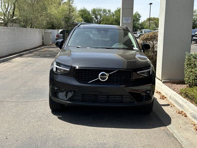 2024 Volvo XC40 Plus Dark Theme