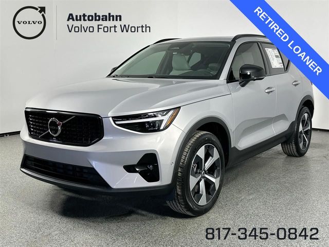 2024 Volvo XC40 Plus Dark Theme