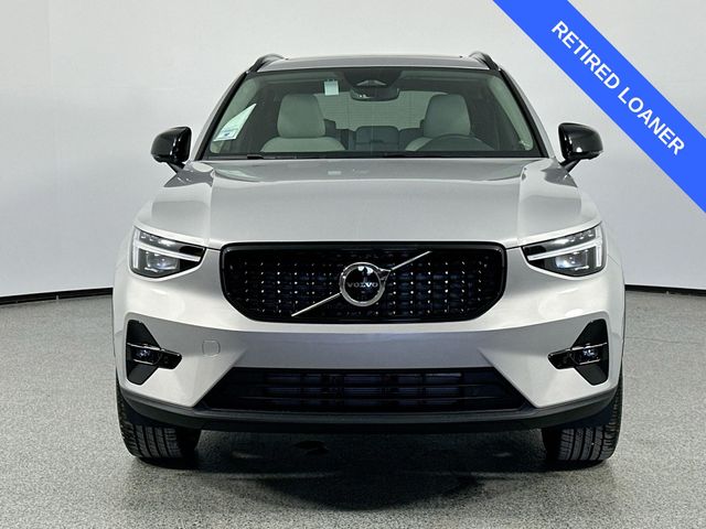 2024 Volvo XC40 Plus Dark Theme