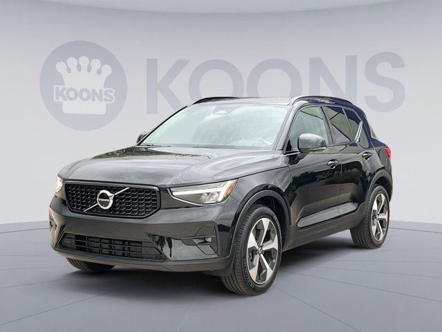 2024 Volvo XC40 Plus Dark Theme