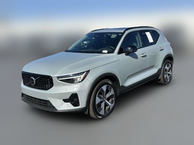 2024 Volvo XC40 Plus Dark Theme