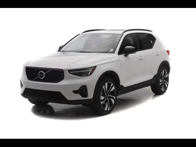 2024 Volvo XC40 Plus Dark Theme