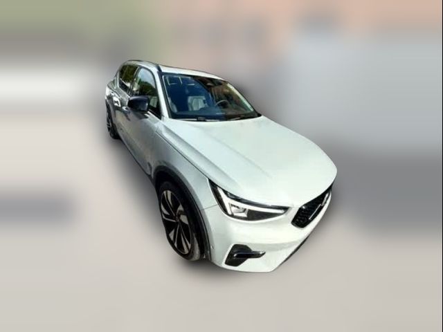 2024 Volvo XC40 Plus Dark Theme