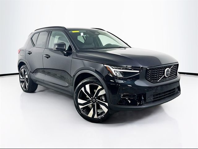 2024 Volvo XC40 Plus Dark Theme