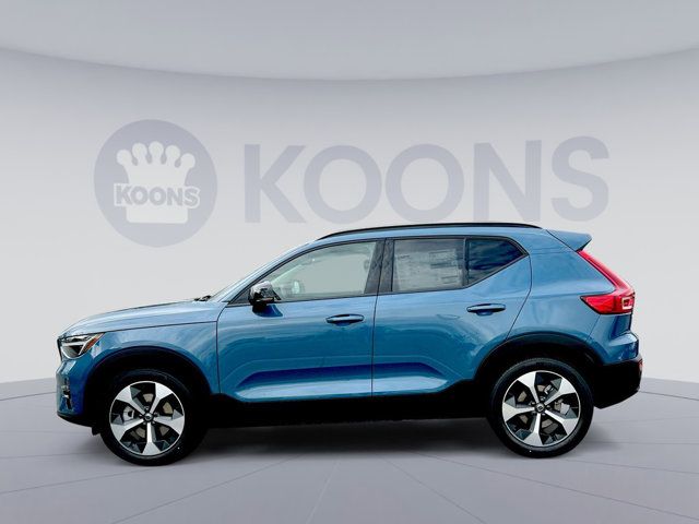 2024 Volvo XC40 Plus Dark Theme