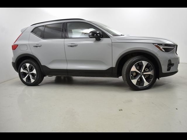 2024 Volvo XC40 Plus Dark Theme