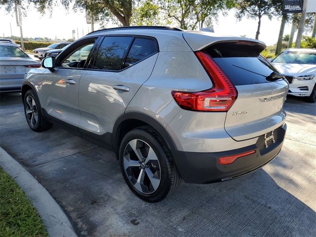 2024 Volvo XC40 Plus Dark Theme