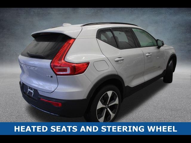 2024 Volvo XC40 Plus Dark Theme