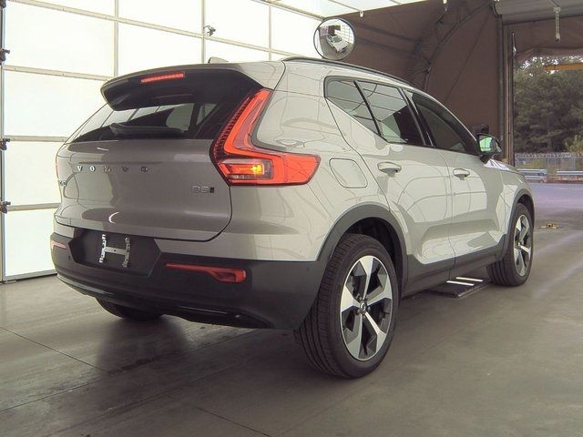 2024 Volvo XC40 Plus Dark Theme