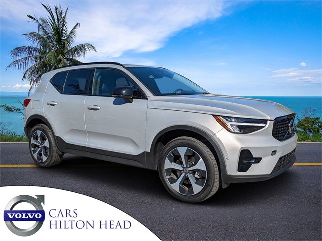 2024 Volvo XC40 Plus Dark Theme