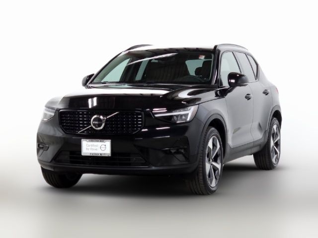 2024 Volvo XC40 Plus Dark Theme