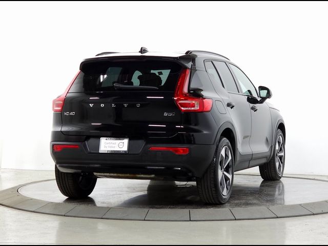 2024 Volvo XC40 Plus Dark Theme