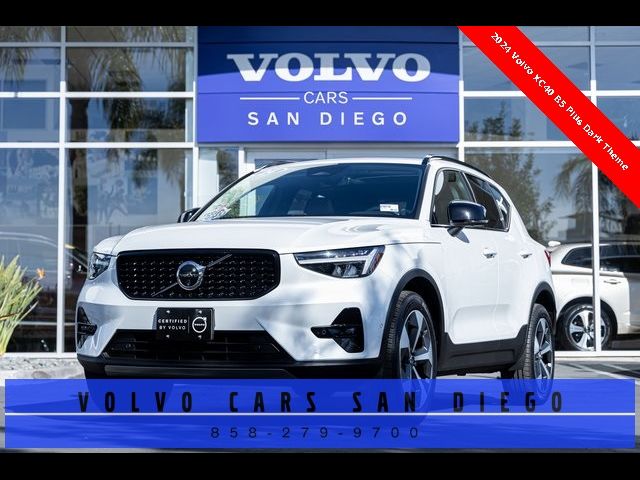 2024 Volvo XC40 Plus Dark Theme