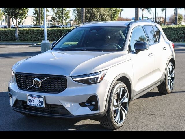 2024 Volvo XC40 Plus Dark Theme