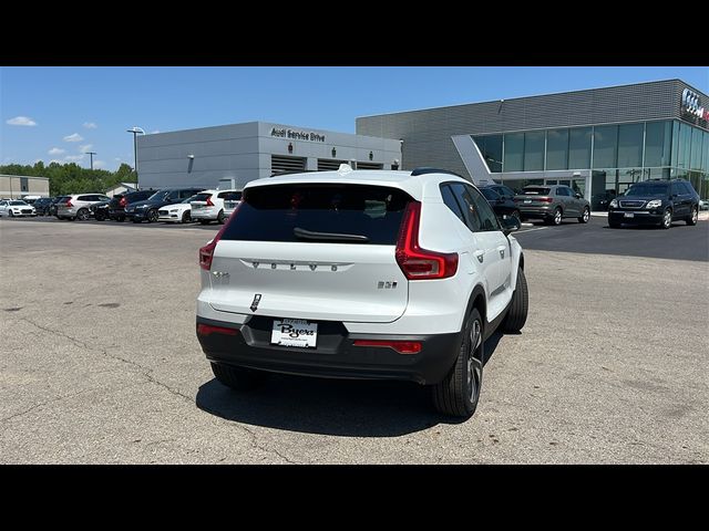 2024 Volvo XC40 Plus Dark Theme