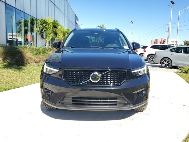 2024 Volvo XC40 Plus Dark Theme