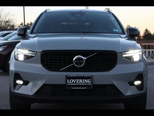 2024 Volvo XC40 Plus Dark Theme