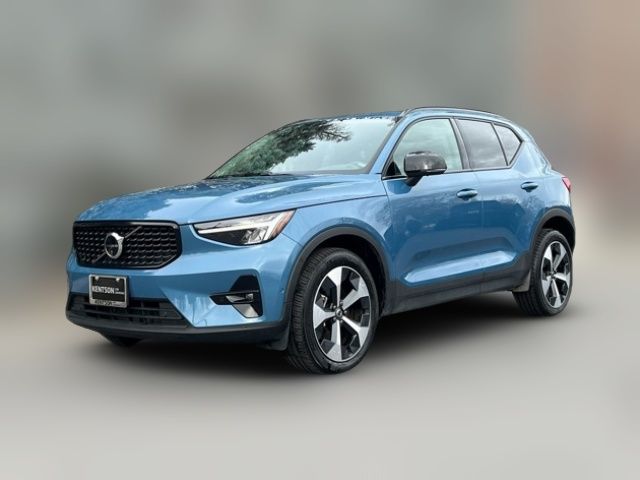 2024 Volvo XC40 Plus Dark Theme