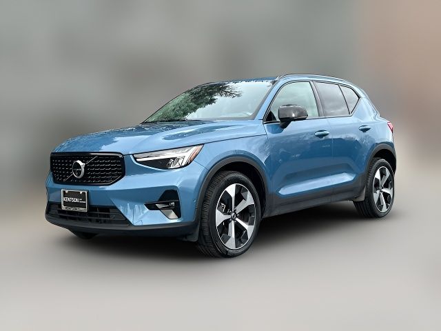 2024 Volvo XC40 Plus Dark Theme