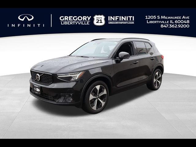 2024 Volvo XC40 Plus Dark Theme