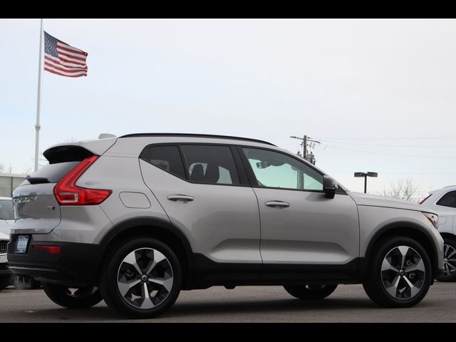 2024 Volvo XC40 Plus Dark Theme