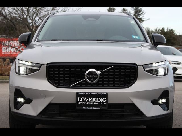 2024 Volvo XC40 Plus Dark Theme