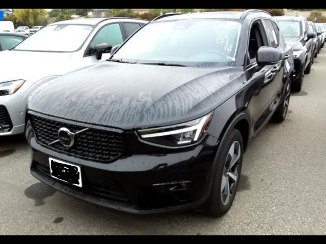 2024 Volvo XC40 Plus Dark Theme