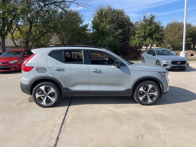 2024 Volvo XC40 Plus Dark Theme