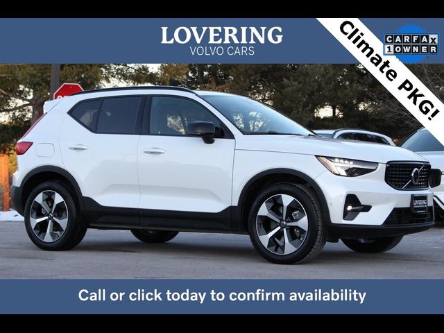 2024 Volvo XC40 Plus Dark Theme