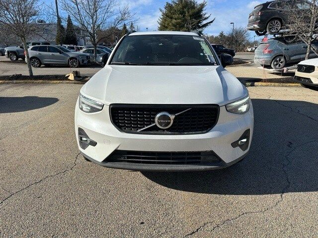 2024 Volvo XC40 Plus Dark Theme