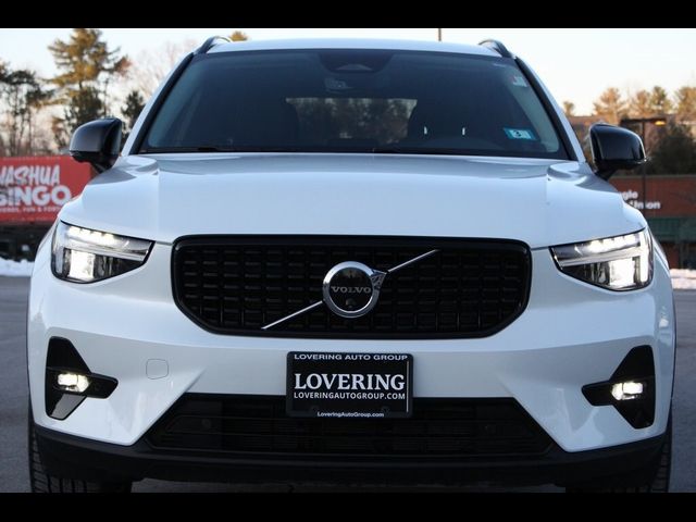 2024 Volvo XC40 Plus Dark Theme