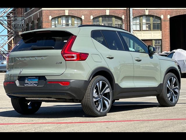 2024 Volvo XC40 Plus Dark Theme