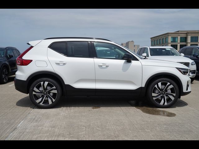 2024 Volvo XC40 Plus Dark Theme