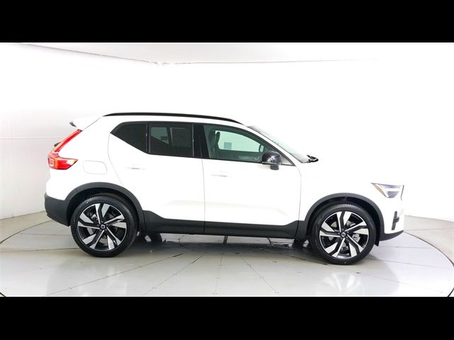 2024 Volvo XC40 Plus Dark Theme