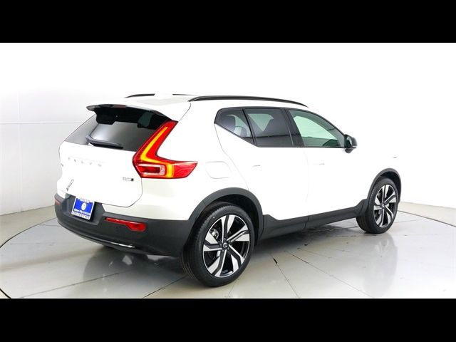 2024 Volvo XC40 Plus Dark Theme