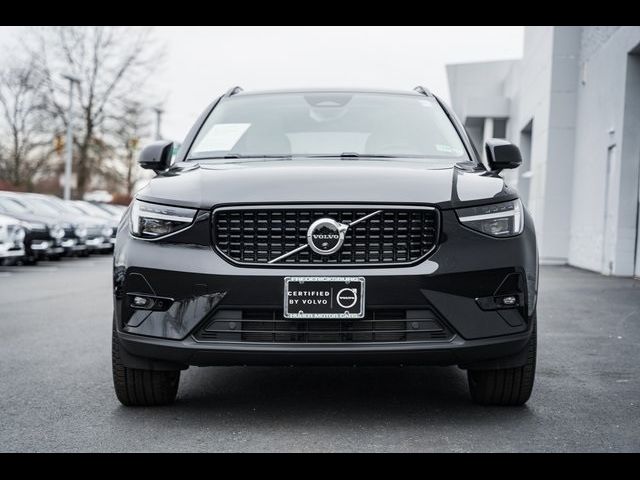 2024 Volvo XC40 Plus Dark Theme