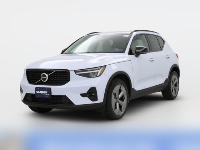 2024 Volvo XC40 Plus Dark Theme