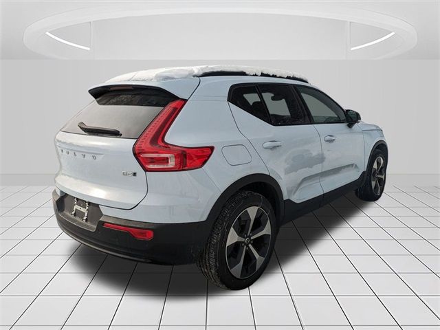 2024 Volvo XC40 Plus Dark Theme