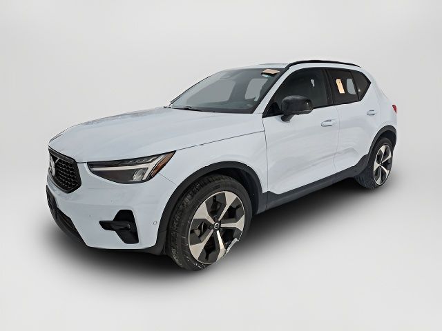 2024 Volvo XC40 Plus Dark Theme