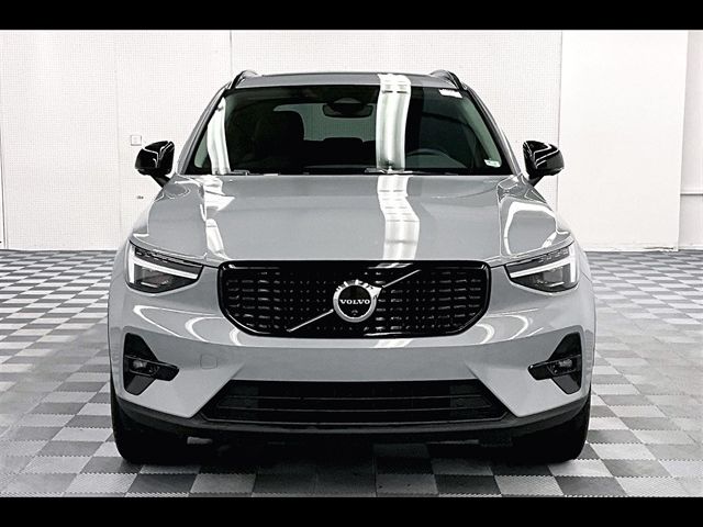 2024 Volvo XC40 Plus Dark Theme