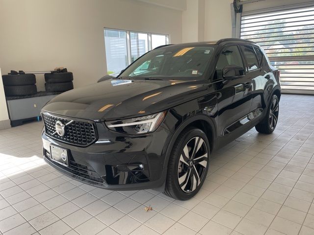 2024 Volvo XC40 Plus Dark Theme