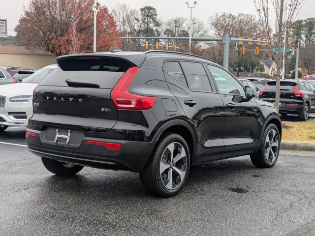 2024 Volvo XC40 Plus Dark Theme