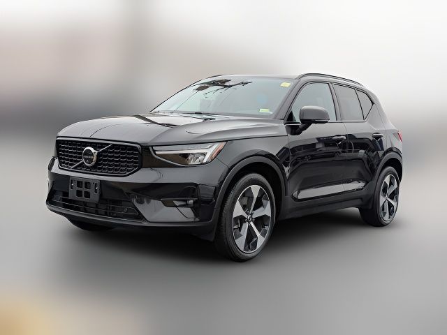 2024 Volvo XC40 Plus Dark Theme