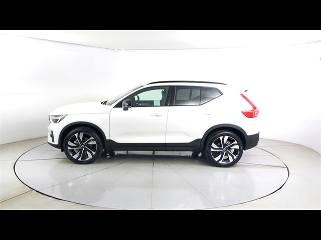 2024 Volvo XC40 Plus Dark Theme