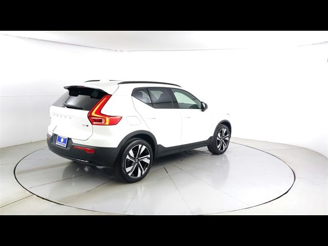 2024 Volvo XC40 Plus Dark Theme