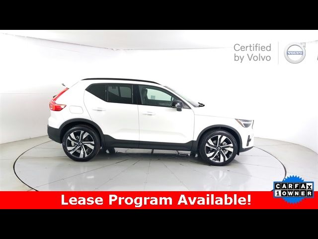 2024 Volvo XC40 Plus Dark Theme