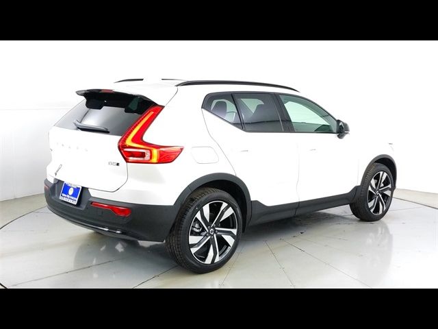 2024 Volvo XC40 Plus Dark Theme